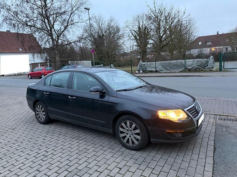 Schwarz Gebraucht 2010 VW Passat Trendline Limousine | 3.499 € (Guter Preis) - Bild 1/4
