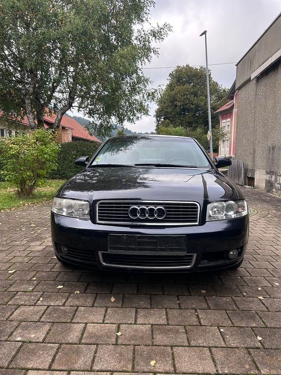 Blau Gebraucht 2001 Audi A4 Limousine | 1.000 € (Superpreis) - Bild 1/4