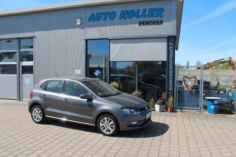 Grau Gebraucht 2015 VW Polo Comfortline Kleinwagen | 12.800 € (Fairer Preis) - Bild 1/4