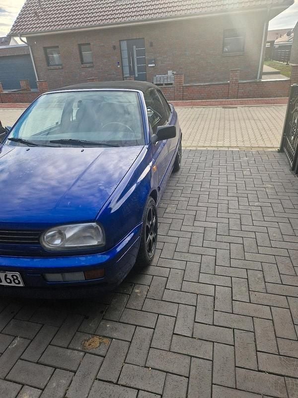 Blau Gebraucht 1994 VW Golf Cabriolet Cabrio | 1.890 € - Bild 1/4