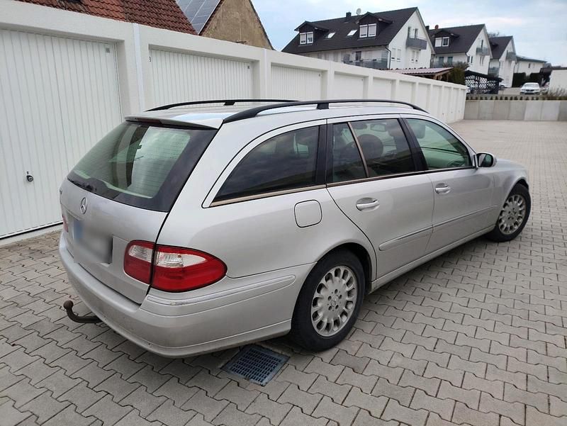 Gebraucht Mercedes E320 221 PS (162 kW) 2004 Silber Kombi