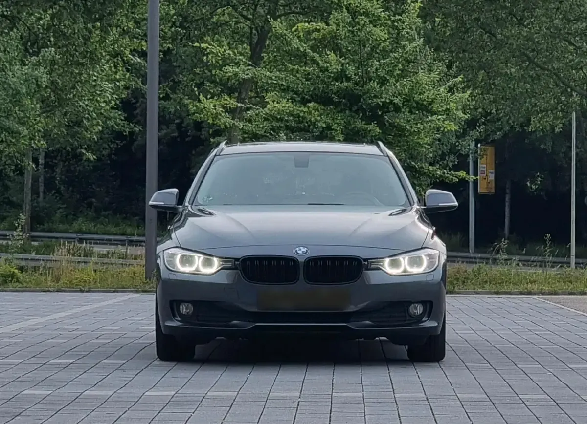 Gebraucht BMW 320 2013 Grau Kombi
