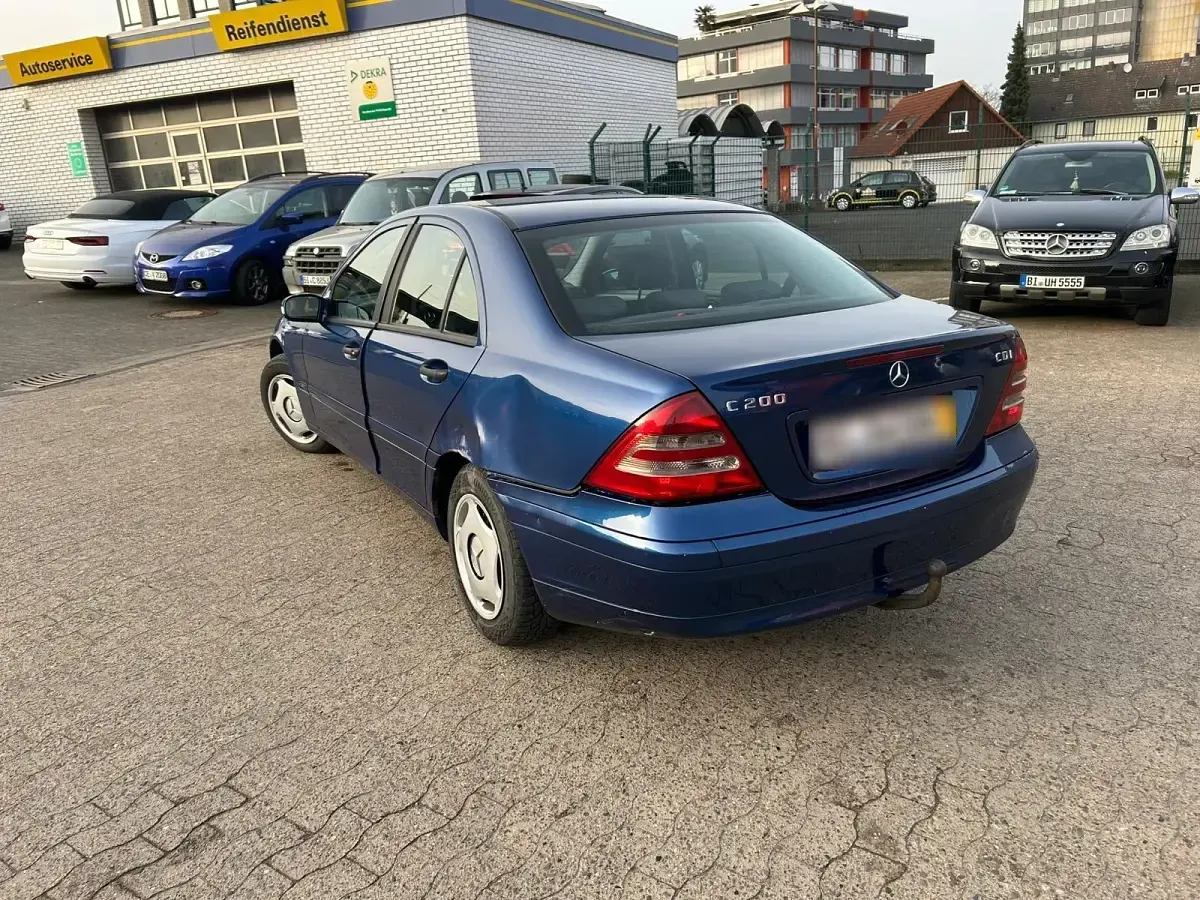 Second-hand Mercedes C200 122 CP (89 kW) 2002 Berlinǎ