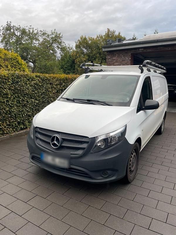 Weiß Gebraucht 2019 Mercedes Vito Van / Kleinbus | 34.500 € - Bild 1/4