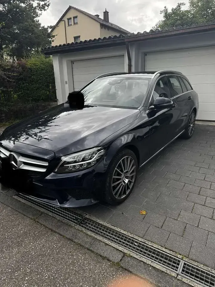 Gebraucht Mercedes C300e 211 PS (155 kW) 2021 Blau Kombi