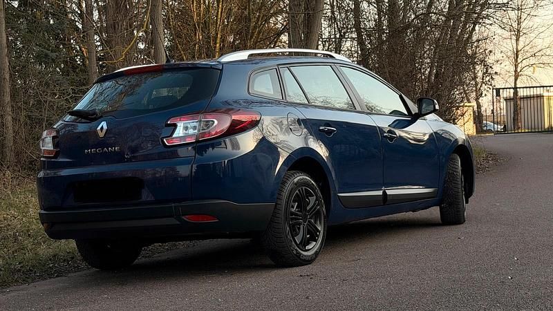 Gebraucht Renault Mégane GrandTour 110 PS (80 kW) 2012 Blau Kombi