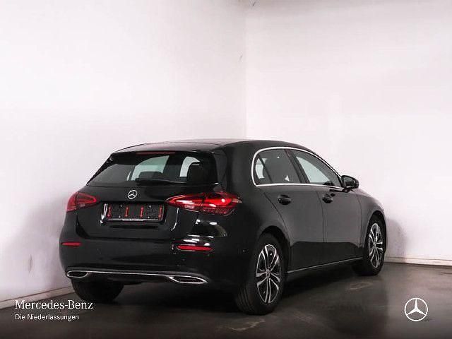 Schwarz Gebraucht 2024 Mercedes A180 Advanced Limousine | 26.990 € (Guter Preis) - Bild 1/4