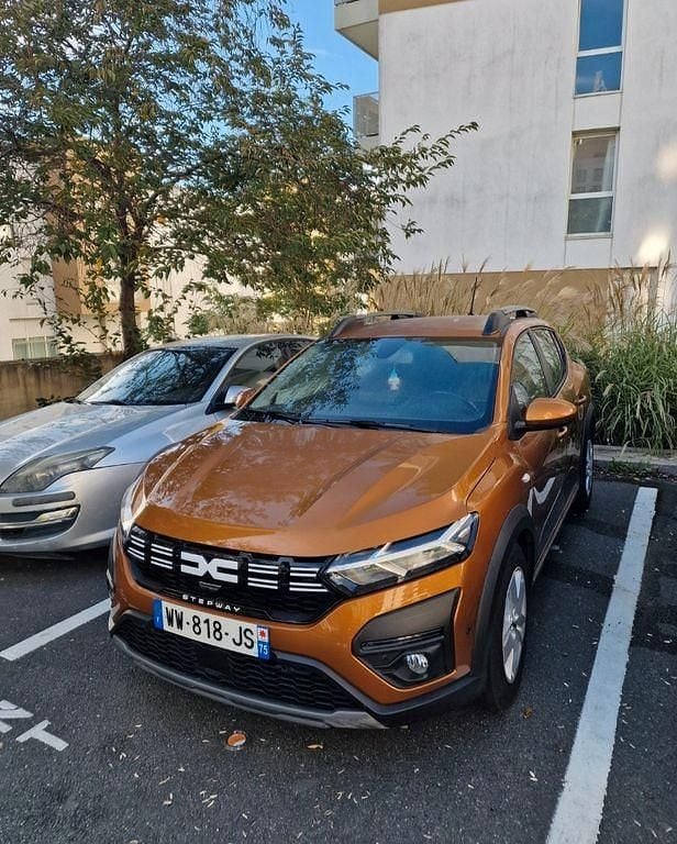 Orange Gebraucht 2024 Dacia Sandero Expression Kleinwagen | 11.800 € (Superpreis) - Bild 1/4