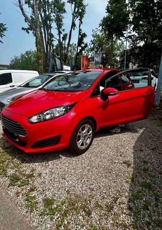 Rot Gebraucht 2014 Ford Fiesta SYNC Edition Kleinwagen | 3.900 € (Guter Preis) - Bild 1/4