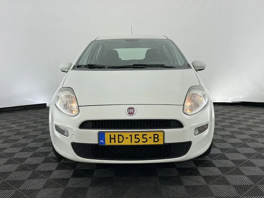 Gebraucht Fiat Punto Evo Street 82 PS (60 kW) 2015 Weiß Kleinwagen