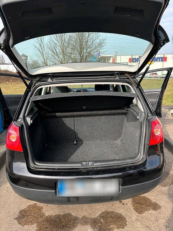 Gebraucht VW Golf IV 80 PS (58 kW) 2005 Schwarz Kleinwagen
