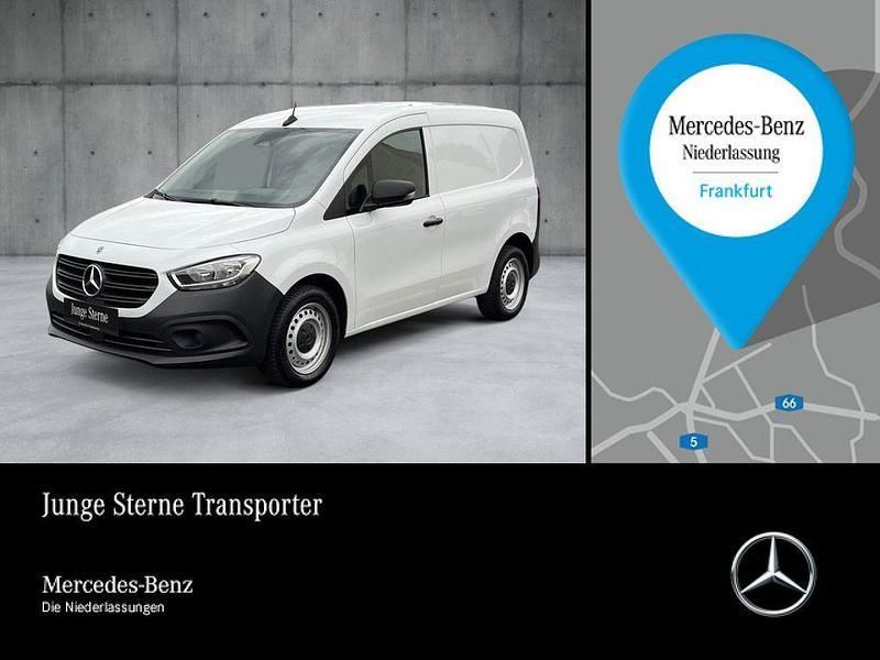 Weiß Gebraucht 2022 Mercedes Citan 108 Van / Kleinbus | 17.588 € (Teuer) - Bild 1/4