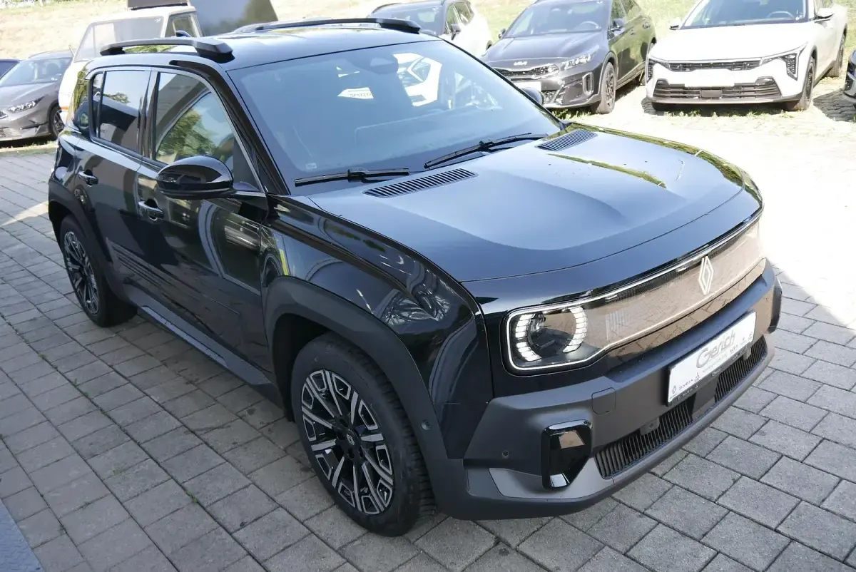 Neu Renault 4 E-Tech Iconic 77 kW (106 PS) 2026 Blackpearlschwarz SUV