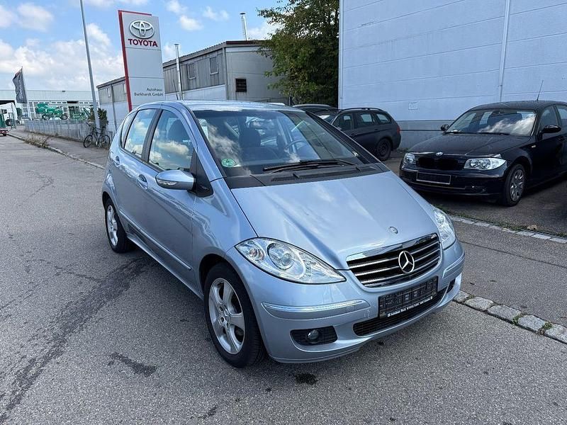 Blau Gebraucht 2009 Mercedes A150 Limousine | 1.499 € (Superpreis) - Bild 1/4