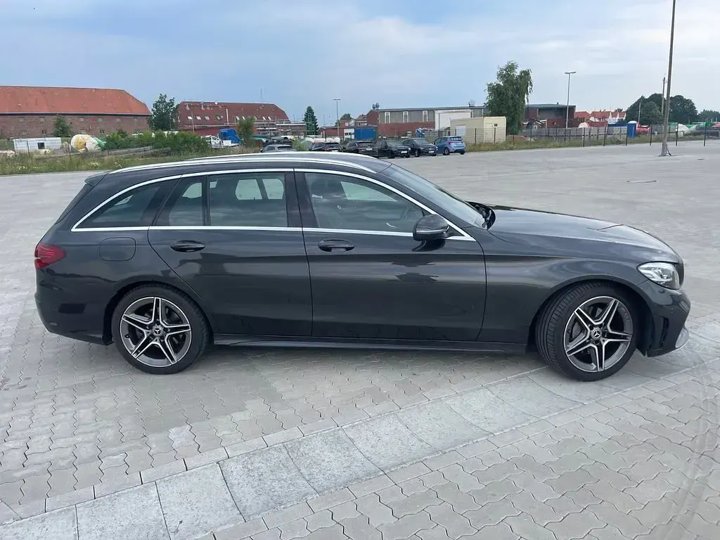 Gebraucht Mercedes C220 AMG line 194 PS (142 kW) 2019 Grau Limousine