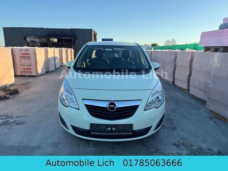 Weiß Gebraucht 2012 Opel Meriva Edition Van / Kleinbus | 2.199 € (Superpreis) - Bild 1/4