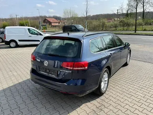 Gebraucht VW Passat Comfortline 150 PS (110 kW) 2017 Andere Limousine