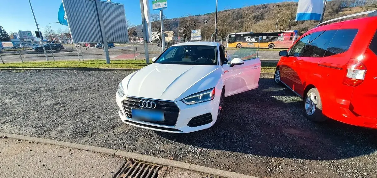Gebraucht Audi A5 Sportback Sport 150 PS (110 kW) 2019 Weiß Kleinwagen
