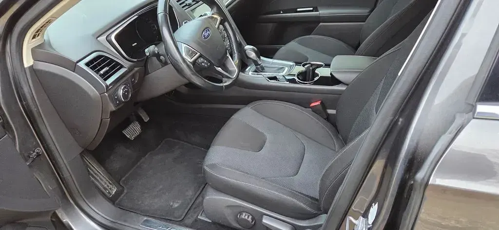 Gebraucht Ford Mondeo Titanium 150 PS (110 kW) 2016 Grau Limousine