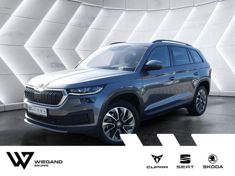 Grau Gebraucht 2022 Skoda Kodiaq Clever SUV | 35.621 € (Guter Preis) - Bild 1/4
