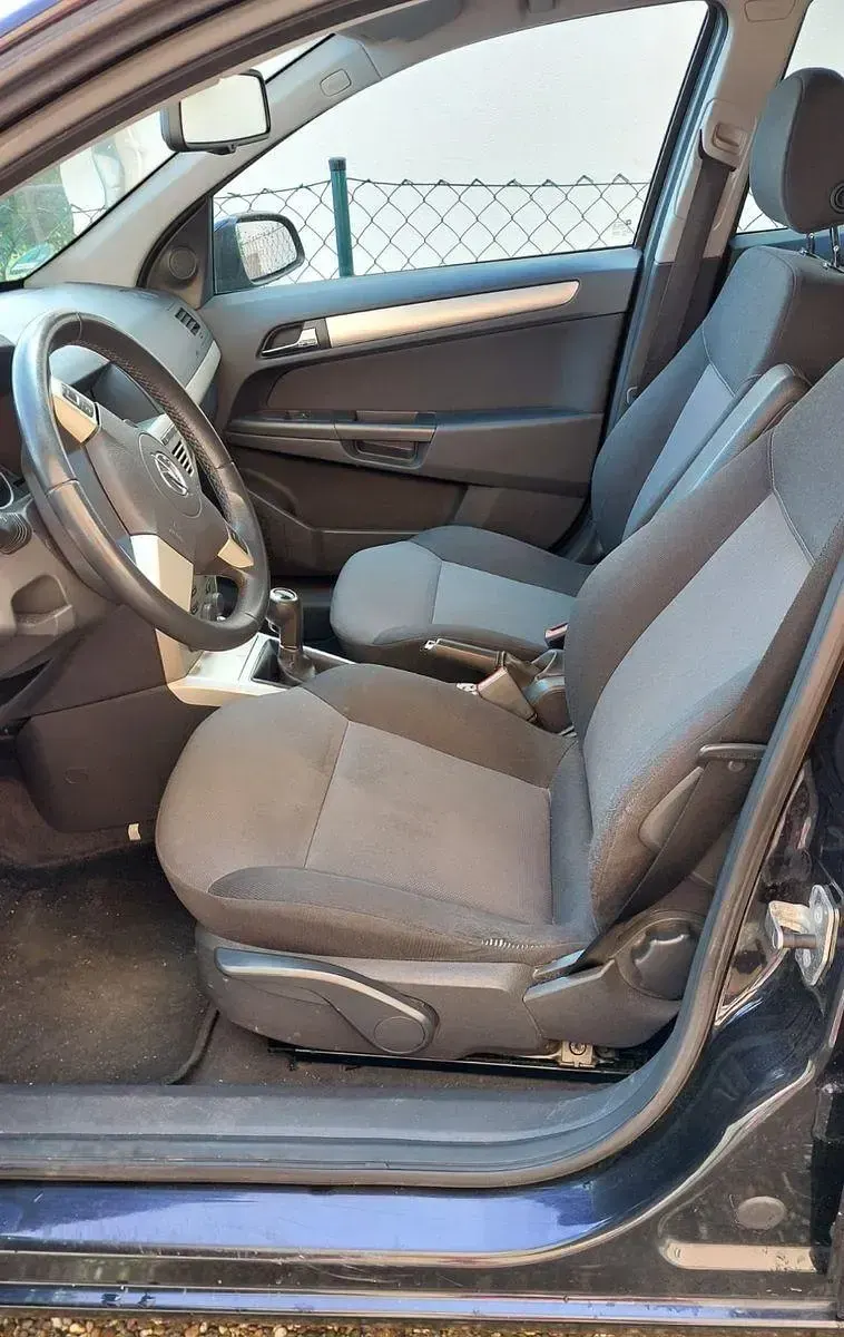 Gebraucht Opel Astra Innovation 116 PS (85 kW) 2008 Schwarz Kombi