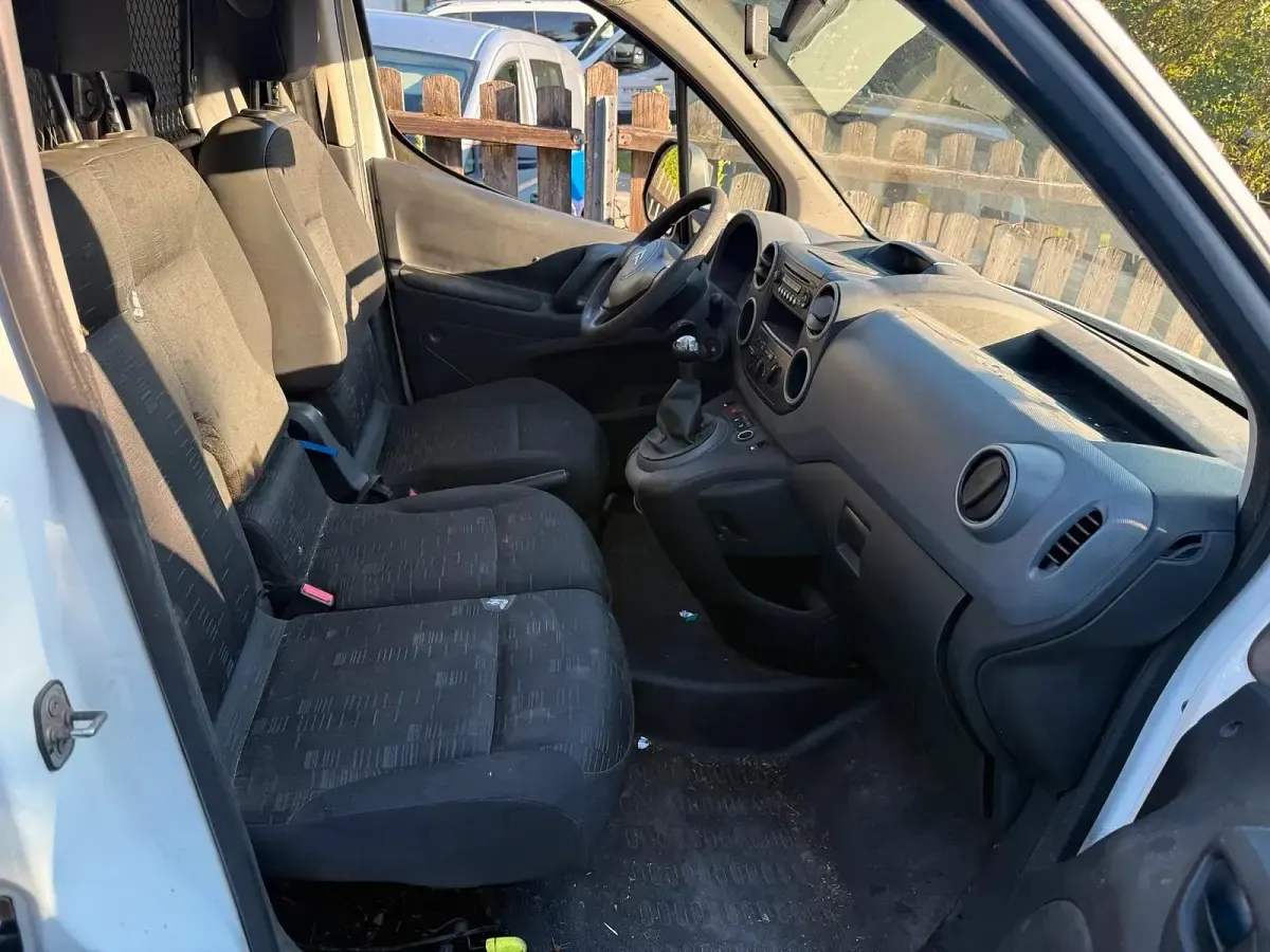 Gebraucht Citroën Berlingo 88 PS (64 kW) 2010 Weiß Van / Kleinbus