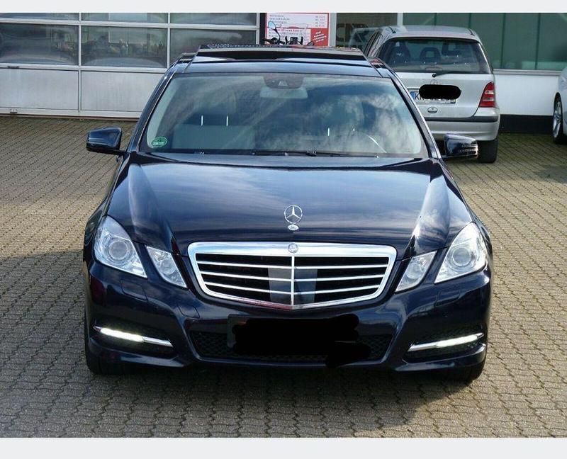 Gebraucht Mercedes E350 231 PS (169 kW) 2010 Blau Limousine