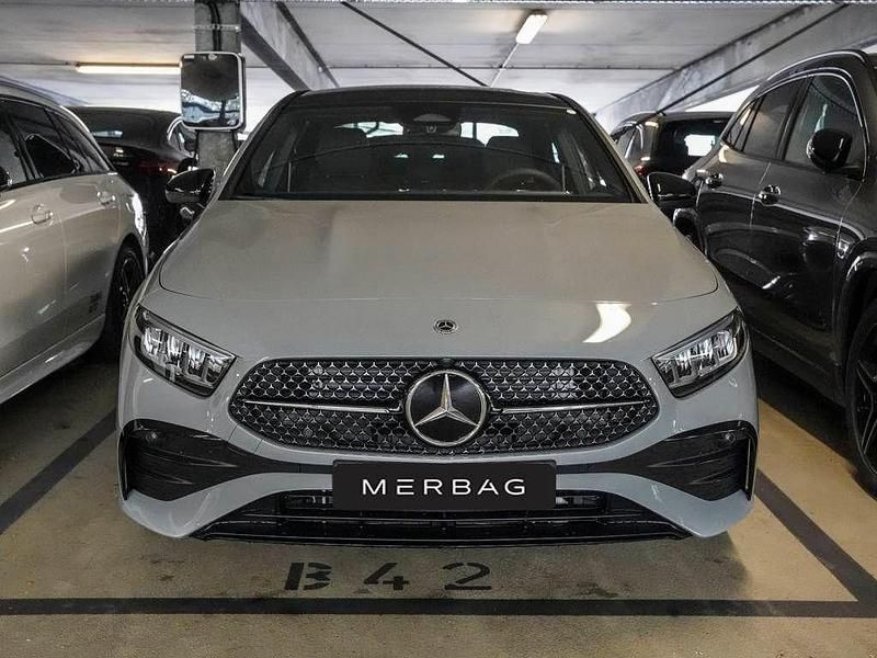 Gebraucht Mercedes A200 AMG 223 PS (164 kW) 2025 Alpingrau Limousine