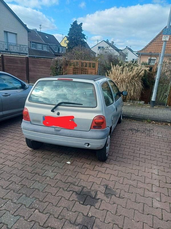 Gebraucht Renault Twingo Authentique 58 PS (42 kW) 2002 Silber Kleinwagen