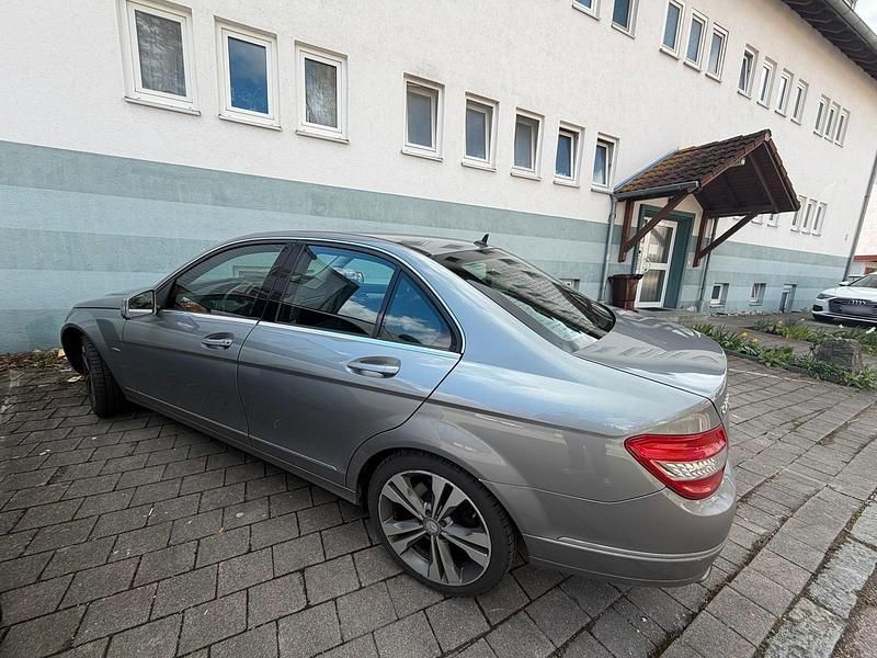 Gebraucht Mercedes C200 184 PS (135 kW) 2009 Grau Limousine