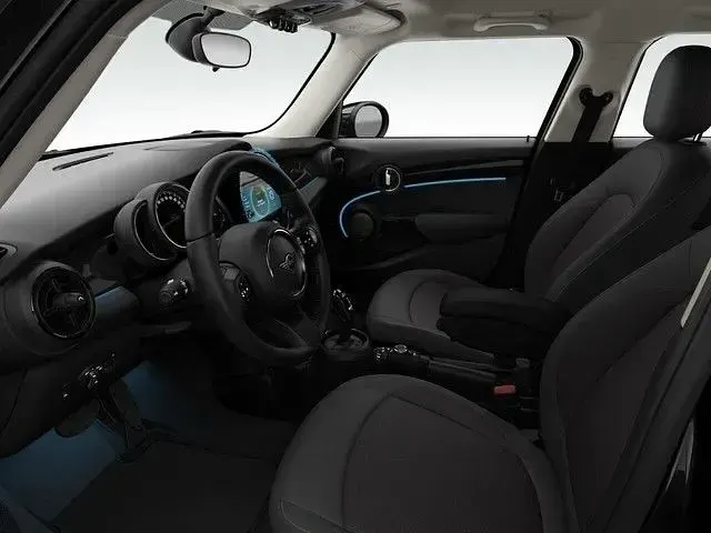 Gebraucht Mini Cooper Essential 136 PS (100 kW) 2022 Schwarz Kleinwagen