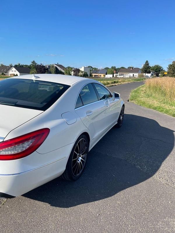Gebraucht Mercedes CLS350 265 PS (194 kW) 2012 Weiß Coupé