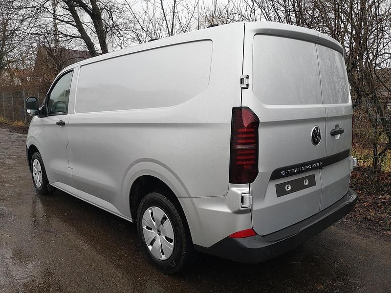 Neu VW T7 100 kW (136 PS) 2026 Light grey metallic Van