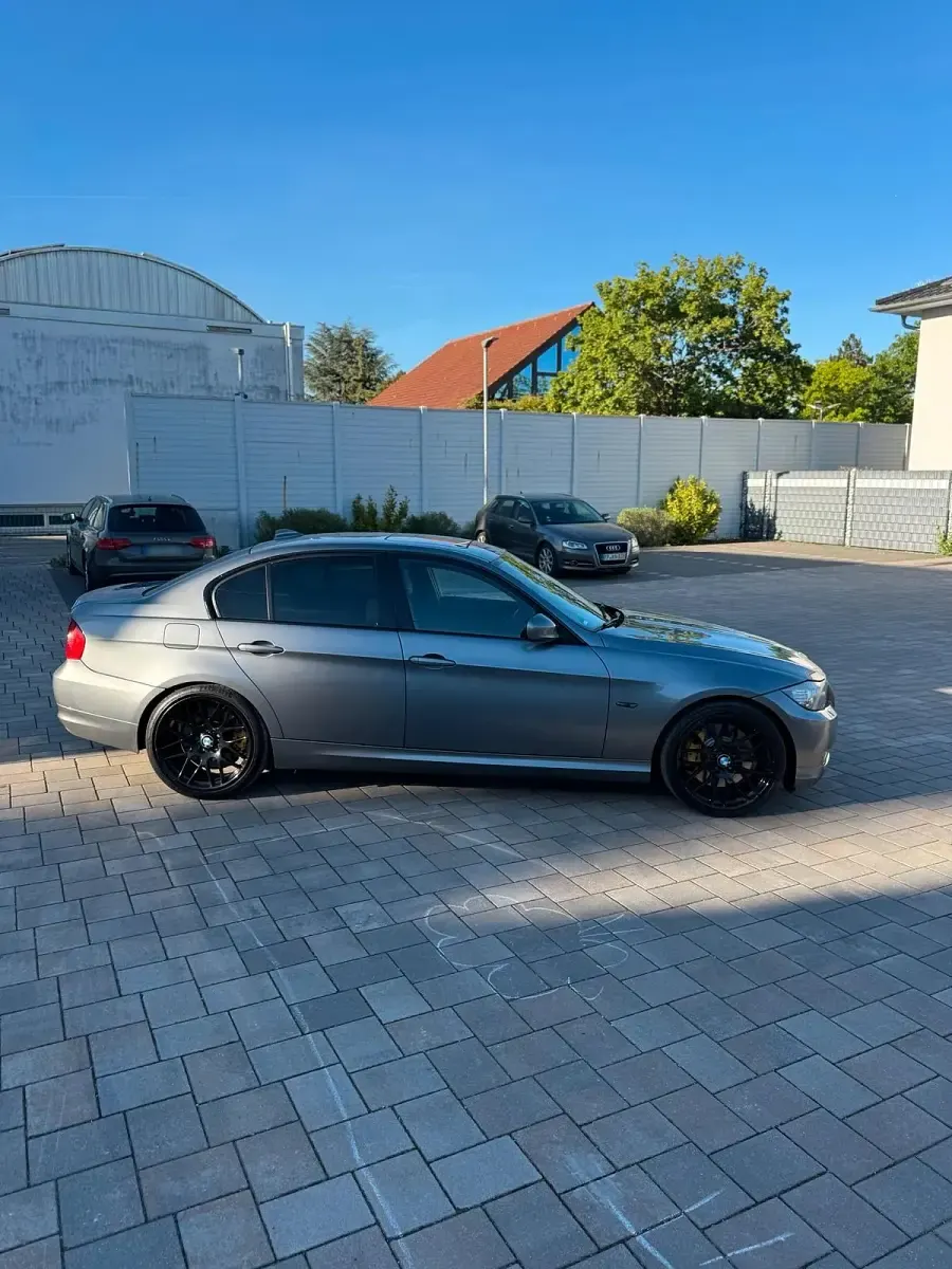 Gebraucht BMW 335 306 PS (225 kW) 2011 Grau Limousine