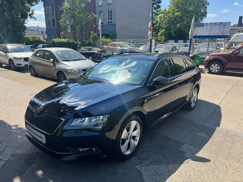 Schwarz Gebraucht 2016 Skoda Superb Ambition Kombi | 13.900 € (Guter Preis) - Bild 1/4