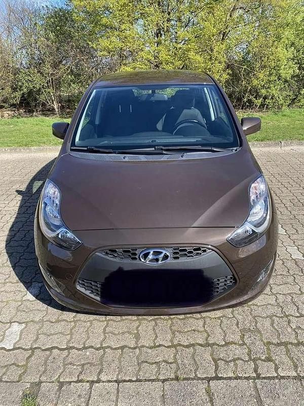 Gebraucht Hyundai ix20 Classic 90 PS (66 kW) 2017 Braun Kleinwagen