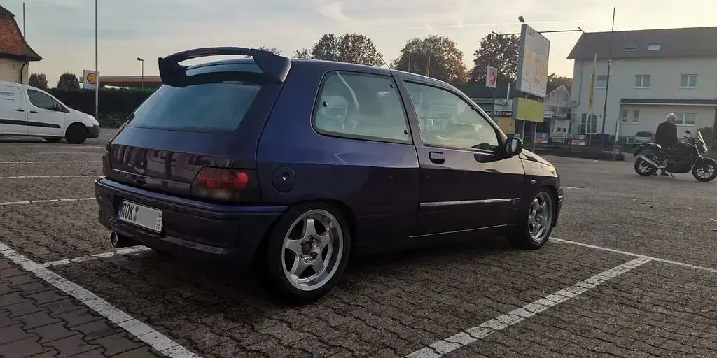 Używany Renault Clio 135 KM (99 kW) 1995 Hatchback