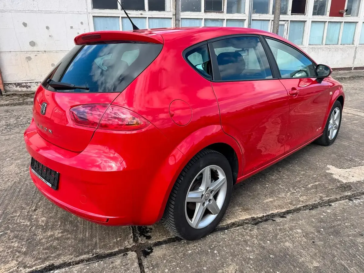 Gebraucht Seat Leon 105 PS (77 kW) 2012 Rot Limousine