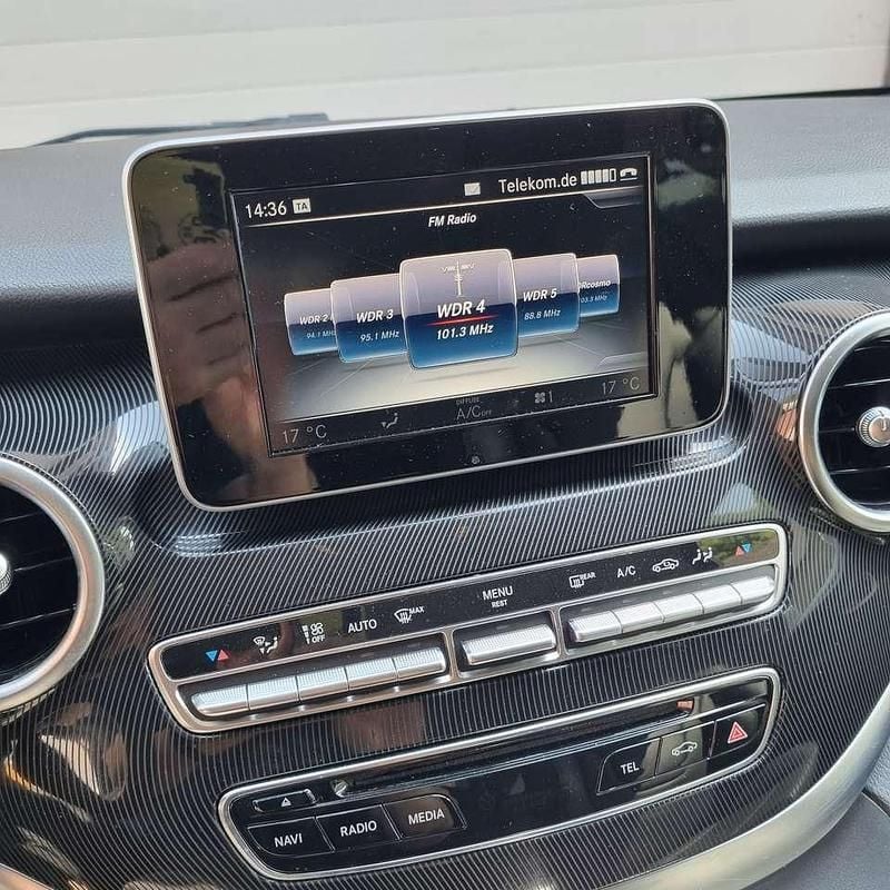 Schwarz Gebraucht 2018 Mercedes V200 Van / Kleinbus | 34.900 € (Guter Preis) - Bild 1/4