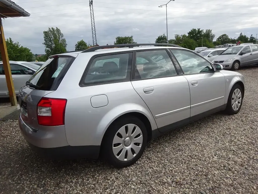 Gebraucht Audi A4 131 PS (96 kW) 2002 Silber Kombi
