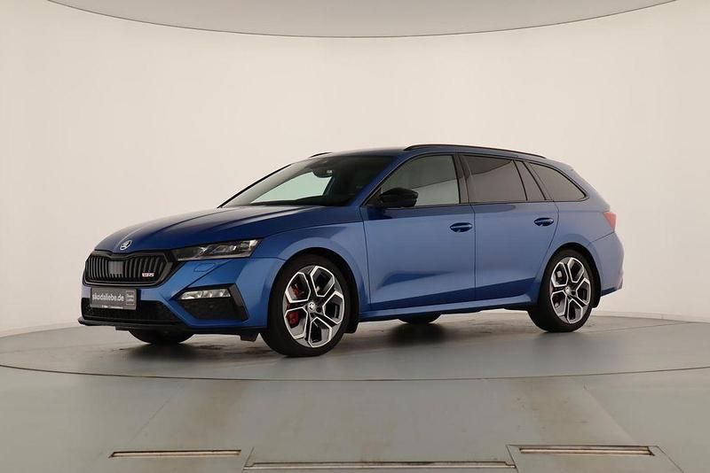 Raceblau metallic Gebraucht 2022 Skoda Octavia RS Kombi | 33.889 € (Fairer Preis) - Bild 1/4