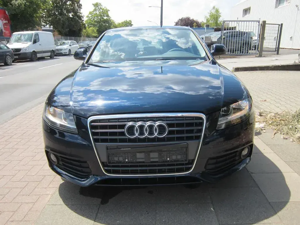 Gebraucht Audi A4 Ambiente 190 PS (139 kW) 2008 Blau Limousine