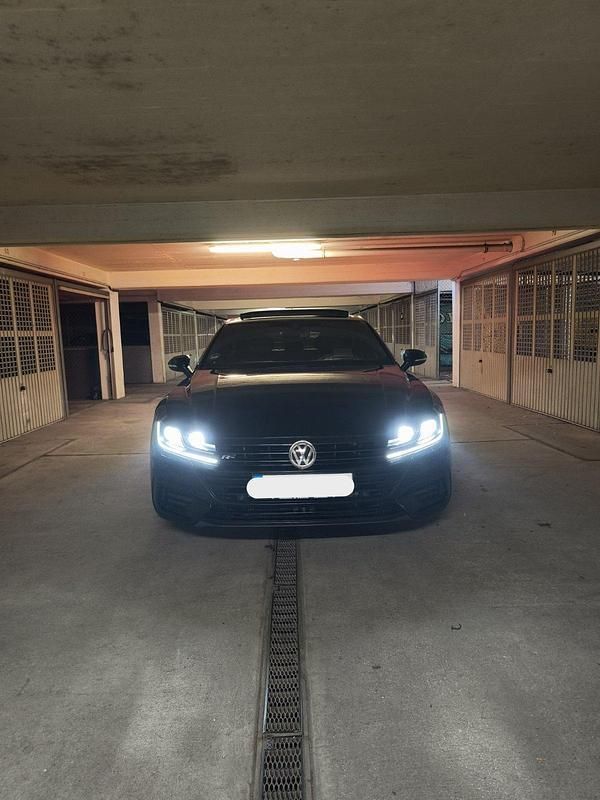 Schwarz Gebraucht 2017 VW Arteon R-line Limousine | 20.400 € (Fairer Preis) - Bild 1/4
