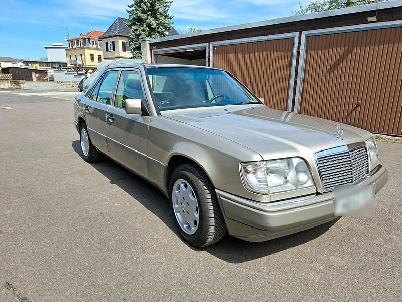 Usata Mercedes E280 193 CV (141 kW) 1993 Beige Berlina