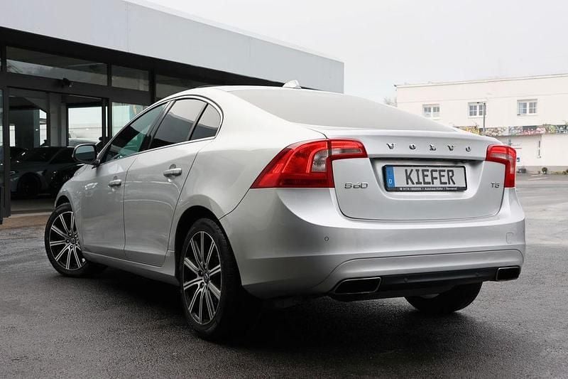 Gebraucht Volvo S60 R-Design 245 PS (180 kW) 2016 Silber Limousine