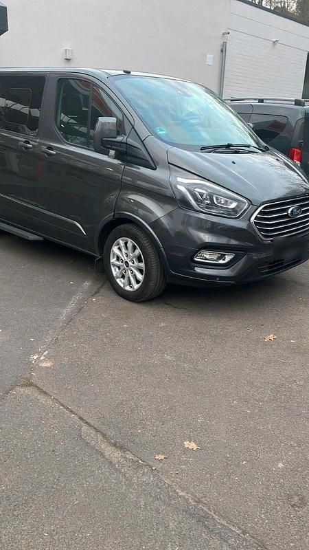 Gebraucht Ford Tourneo 170 PS (125 kW) 2018 Van / Kleinbus