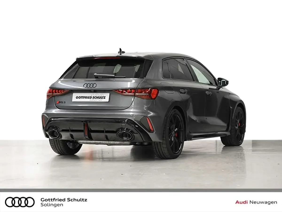 Neu Audi RS3 400 PS (294 kW) 2026 Daytonagrau perleffekt Limousine
