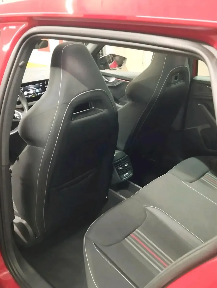 Gebraucht Skoda Kamiq 150 PS (110 kW) 2024 Rot SUV