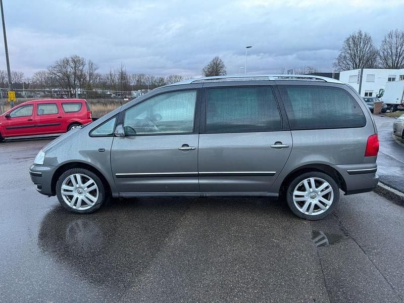 Gebraucht VW Sharan Trendline 140 PS (102 kW) 2007 Grau Van / Kleinbus