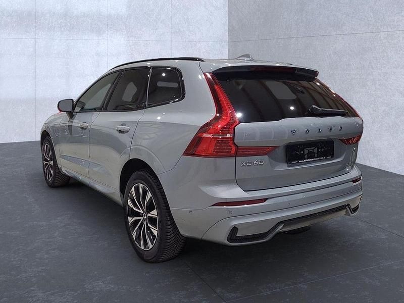 Gebraucht Volvo XC60 Plus 197 PS (144 kW) 2023 Vapour grey / (metallic) SUV